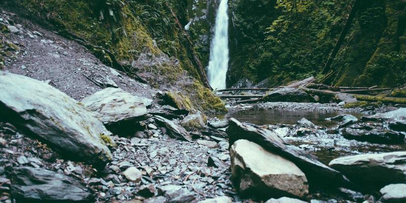 GIS与倾斜摄影测量：潍坊历史文化街区保护与修缮的数字化革新